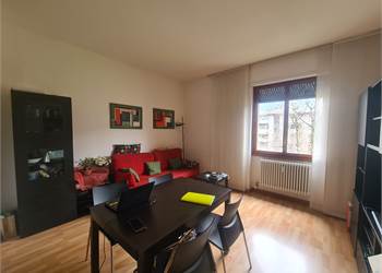 ELEGANTE BILOCALE IN AFFITTO A COMO
