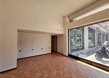 OTTIMO NEGOZIO OPEN-SPACE