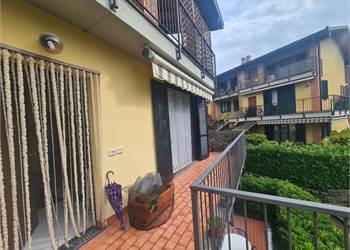 LUMINOSO BILOCALE CON BALCONE