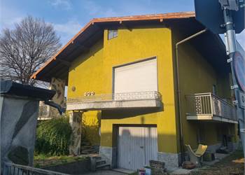 TRILOCALE RISTRUTTURATO CON GIARDINO