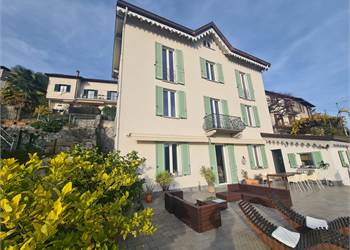 BELLISSIMO BILOCALE CON VISTA LAGO