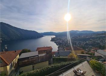BELLISSIMO BILOCALE CON VISTA LAGO