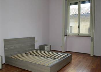 BILOCALE COMPLETAMENTE ARREDATO A VARESE
