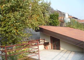 ACCOGLIENTE MONOLOCALE ARREDATO CON TERRAZZO