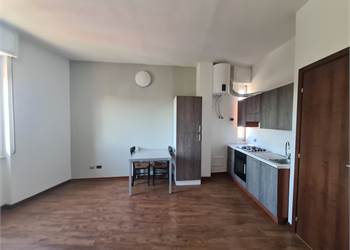 MONOLOCALE ARREDATO A COMO