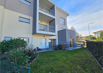 OTTIMO TRILOCALE CON GIARDINO