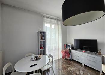 Bilocale arredato con balcone e splendida vista lago – Como