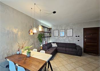 Appartamento raffinato in villa lombarda dell’Ottocento con vista e box doppio