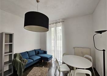 Bilocale arredato con balcone e splendida vista lago – Como