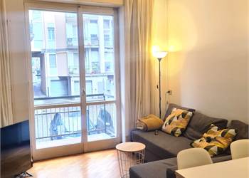 Bilocale arredato e luminoso con balcone in contesto curato